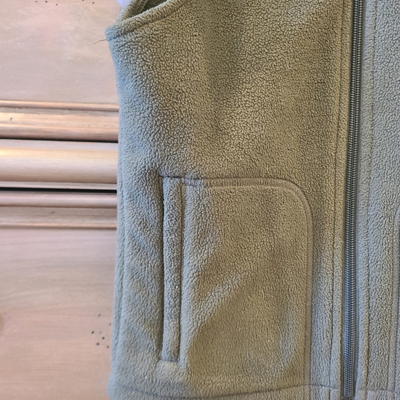 Olive Columbia fleece vest Xs kids - Picture 2 of 8